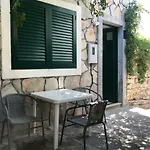 Stone House Center Primošten