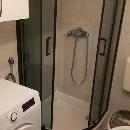 Stone House Center Apartman *