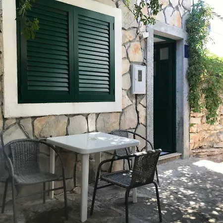 Stone House Center Primosten